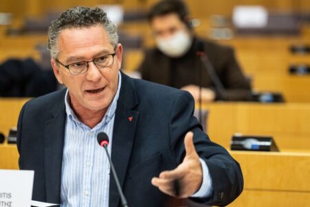 Έρχεται ο ευρωβουλευτής του ΣΥΡΙΖΑ Κώστας Αρβανίτης