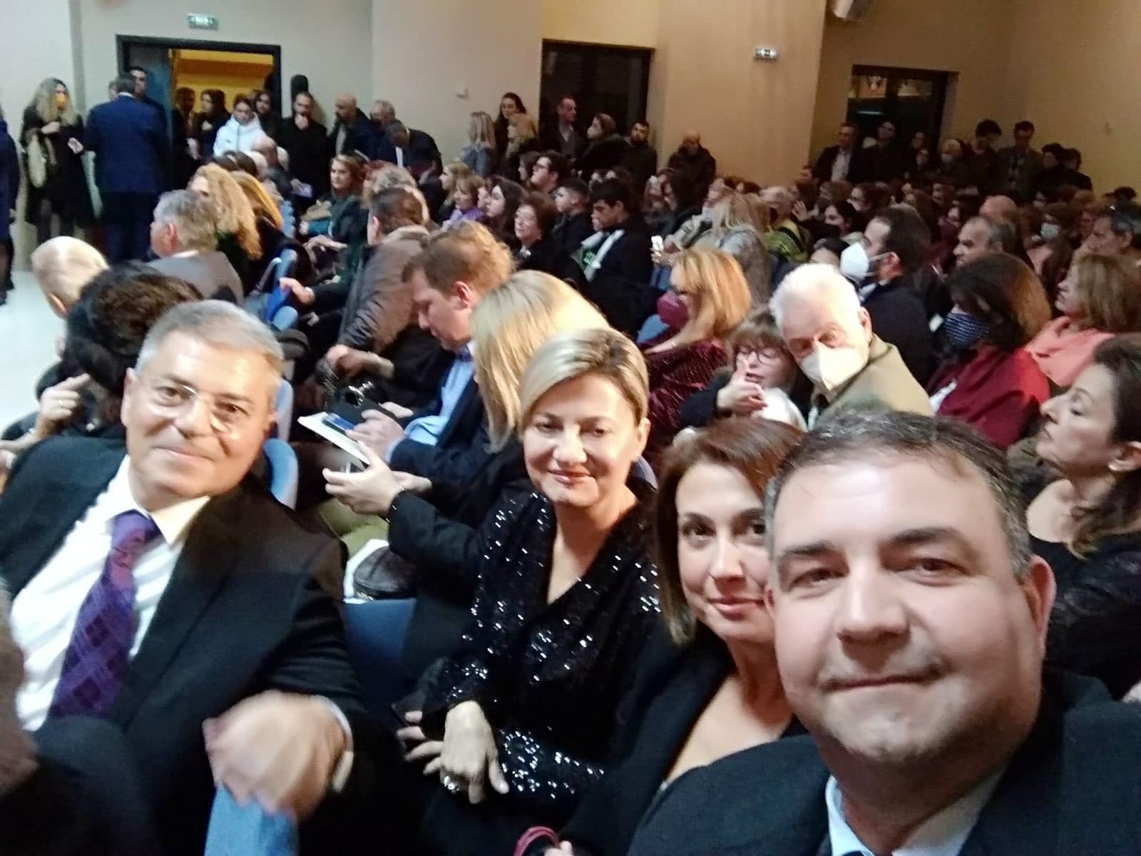 Η Selfie Καππάτου -Κατσιβέλη, τα χαμόγελα από την Αδελφότητα και η ανάρτηση στο Facebook [εικόνες]