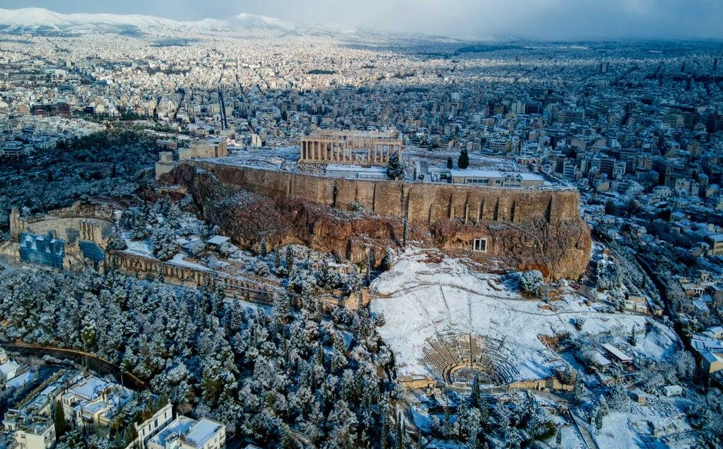 Κακοκαιρία Μπάρμπαρα: Η Αθήνα στα λευκά από ψηλά. Υπέροχο βίντεο