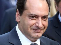 Μήπως θέλουνε να κατεβάσουνε τα …τανκς!..