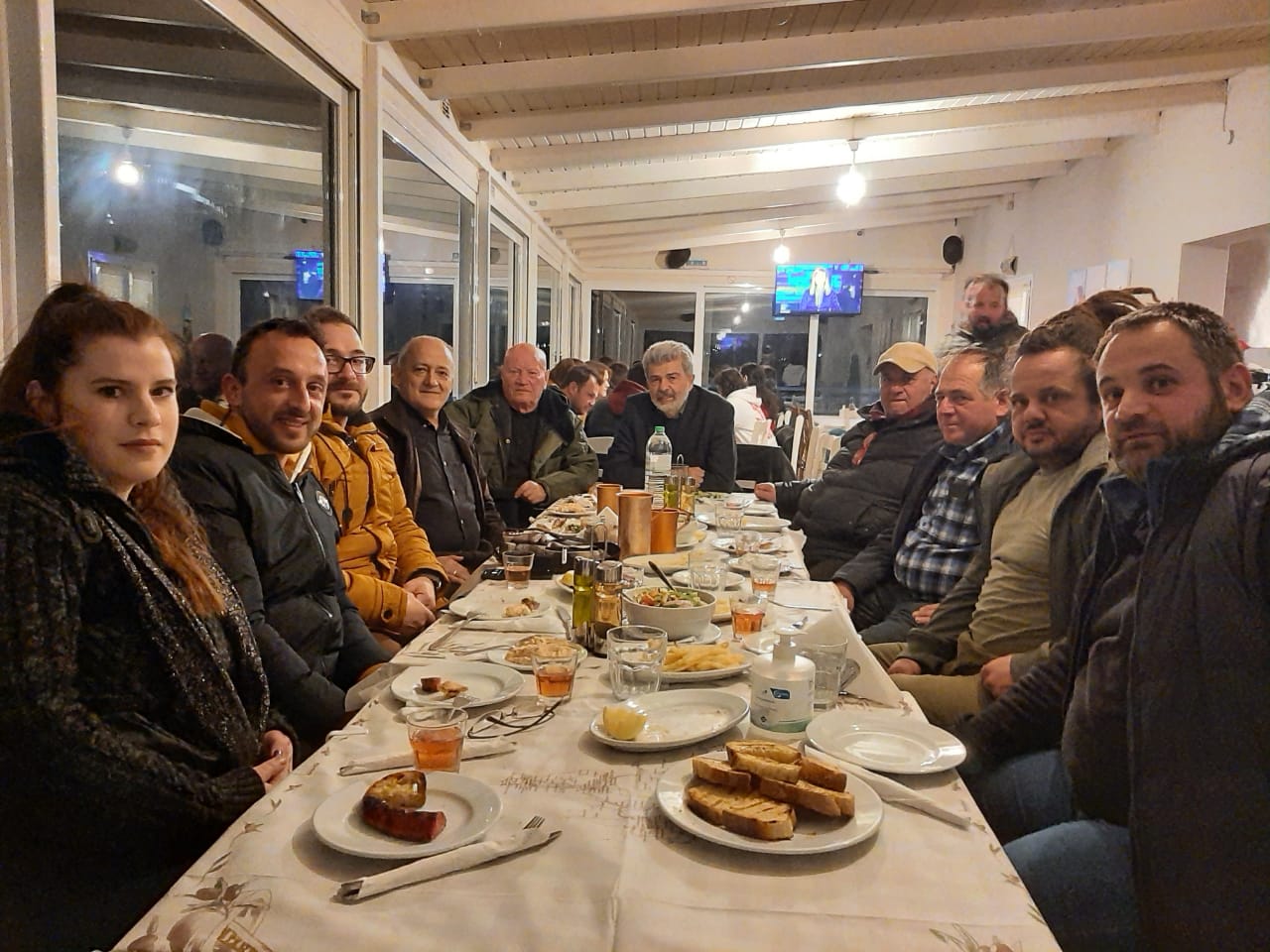 Ο καθηγητής Ναπολέων Μαραβέγιας στα Διβαράτα για να ακούσει τα προβλήματα των κατοίκων της ευρύτερης περιοχής