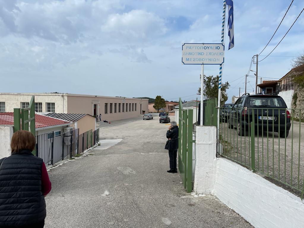 Ο καθηγητής Ναπολέων Μαραβέγιας στο ιστορικό Σχολείο Μεσοβουνίων  Τι είπαν με την Πρόεδρο της Τ