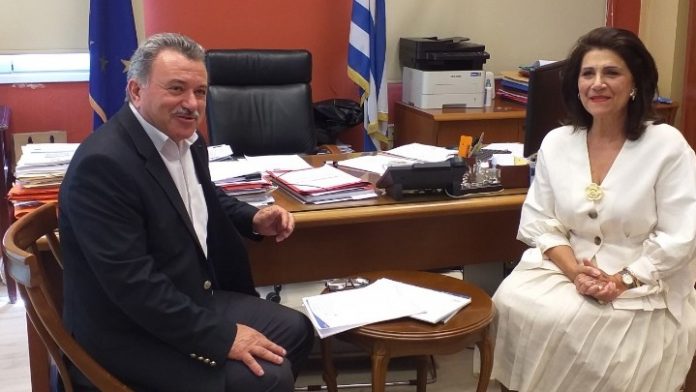 Οι Παξοί στο ίδιο έργο θεατές, κι αυτό τον χειμώνα βιώνουν συγκοινωνιακό αποκλεισμό
