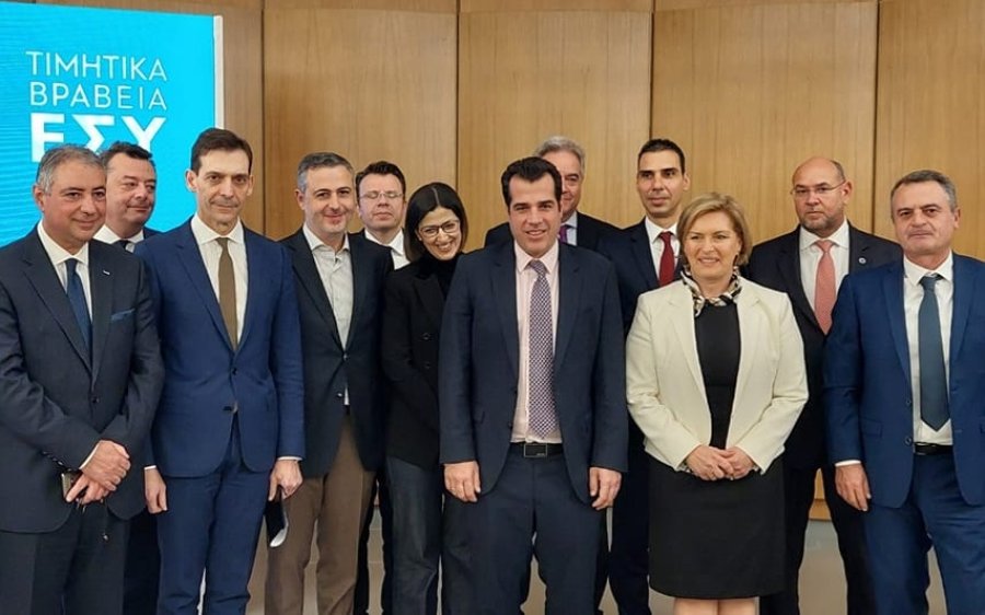 Τιμητικά βραβεία στους υγειονομικούς του ΕΣΥ
