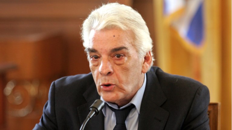 Τον αποχαιρετάμε με θλίψη και απευθύνουμε τα ειλικρινή μας συλλυπητήρια στους οικείους του.