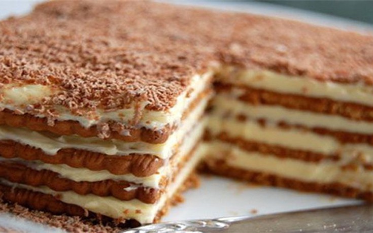 Εύκολο και γρήγορο μπισκοτογλυκό με κρέμα βανίλιας