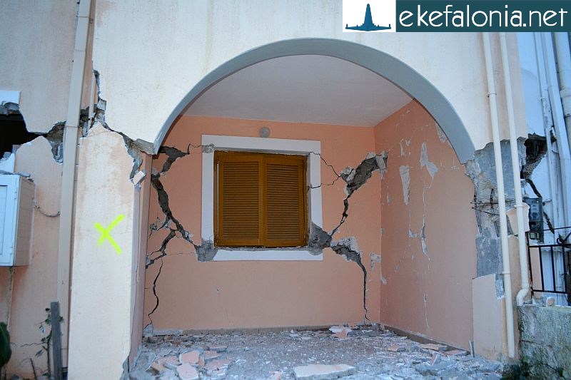 Λαϊκή Συσπείρωση: Γιατί διακόπηκαν οι εργασίες κατεδάφισης των σεισμόπληκτων κτιρίων του 2014 στο Ληξούρι