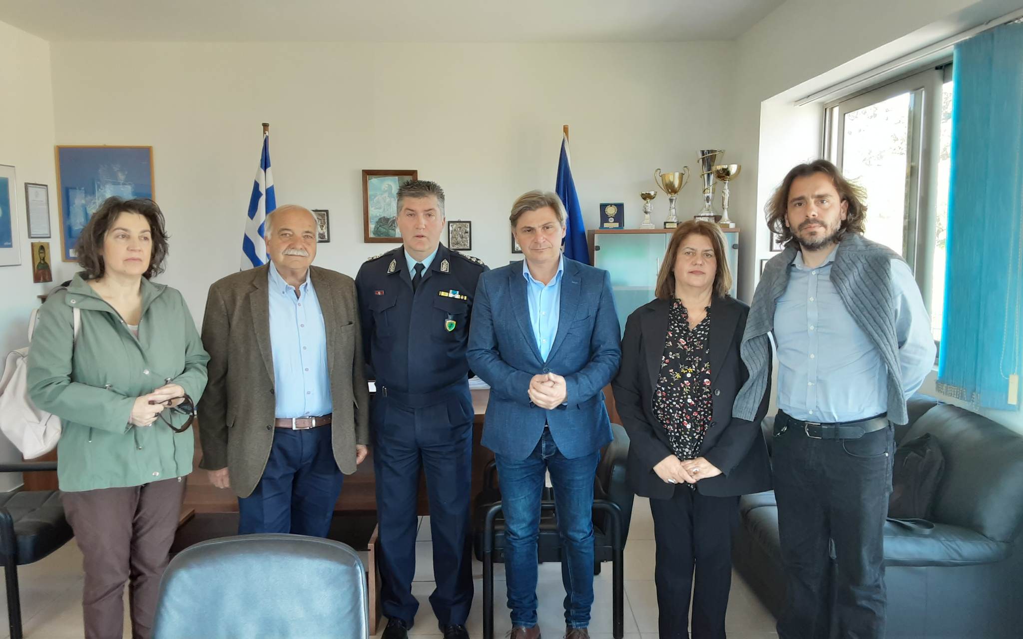 Ν
