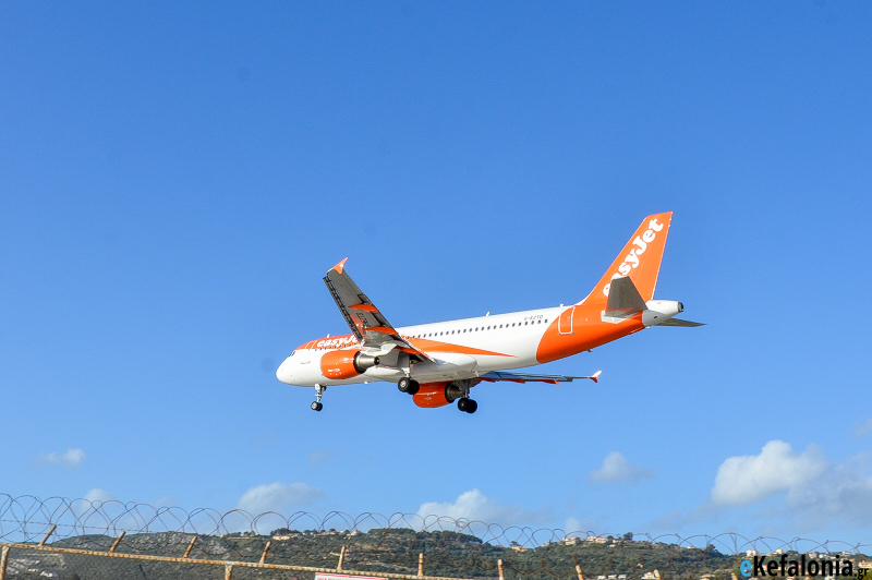 «Ποδαρικό» για τη νέα τουριστική σεζόν έκανε η EasyJet