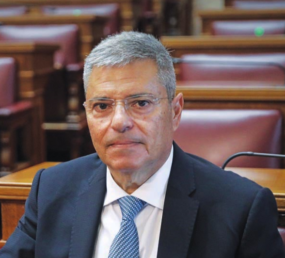 Το Μαξίμου καλύπτει τον Καππάτο