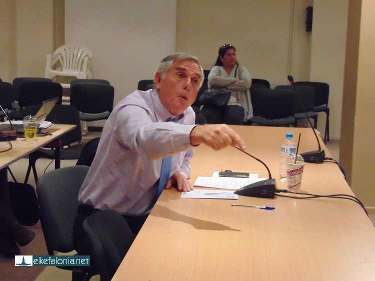 Βασίλης Ρουχωτάς: Ας μας ενημερώσει ο δήμαρχος για την αποδιοργάνωση του ασφαλτικού οδοστρώματος σε δρόμους της πόλης που ασφαλτοστρώθηκαν προ 20ημέρου