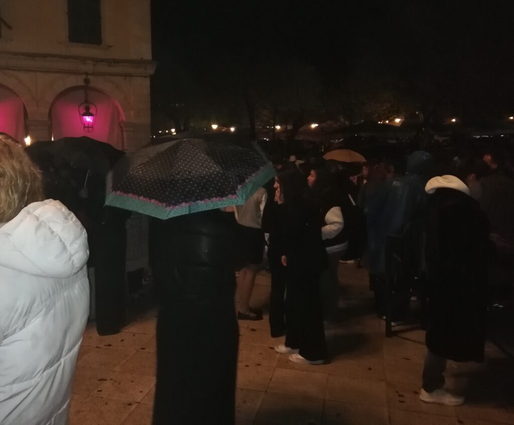 Κέρκυρα: Ματαιώθηκε ο επιτάφιος της Μητρόπολης λόγω βροχής [εικόνες]