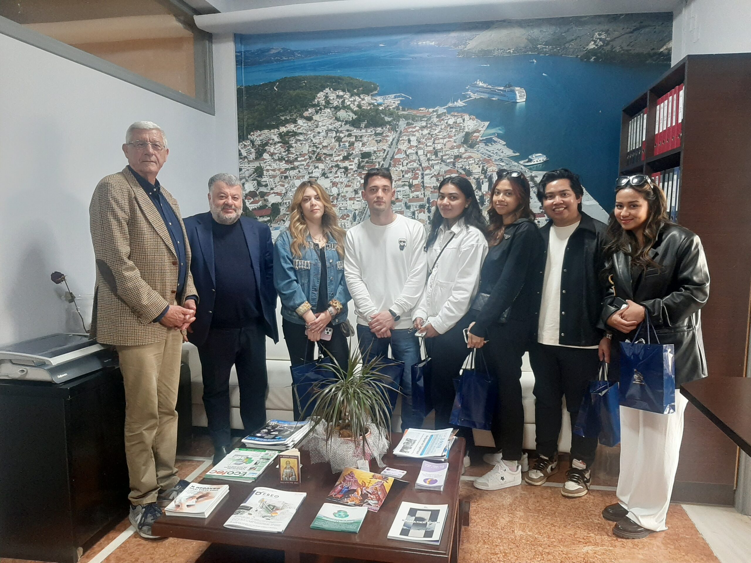 Ομάδα φοιτητών στο Δήμο Αργοστολίου