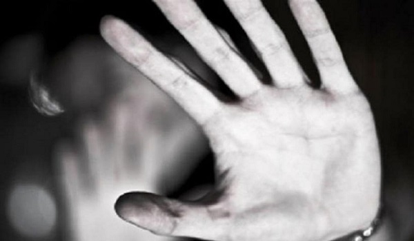 Σοκ στην Κρήτη: Πατριός κατηγορείται ότι βίαζε και εξέδιδε τον γιο της συντρόφου του