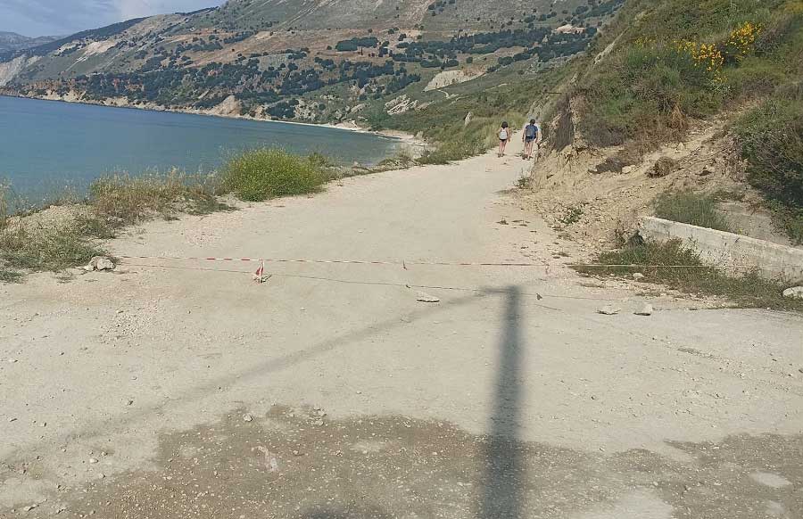 Γιώργος Τζωρτζάτος: Κύριε Δήμαρχε γνωρίζετε ότι ο δρόμος για την παραλία της Αγίας Κυριακής στα Ζόλα είναι κλειστός;