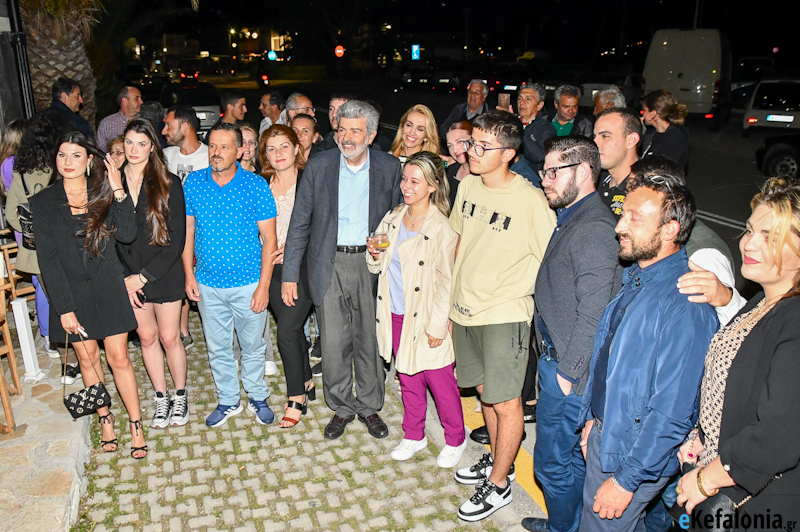 Κοσμοσυρροή στην συγκέντρωση του Μαραβέγια  Μήνυμα νίκης από το Αργοστόλι [εικόνες +βίντεο]