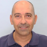 Με τέτοια μυαλά που έχετε θα ξεπουλήσετε το νησί μου!