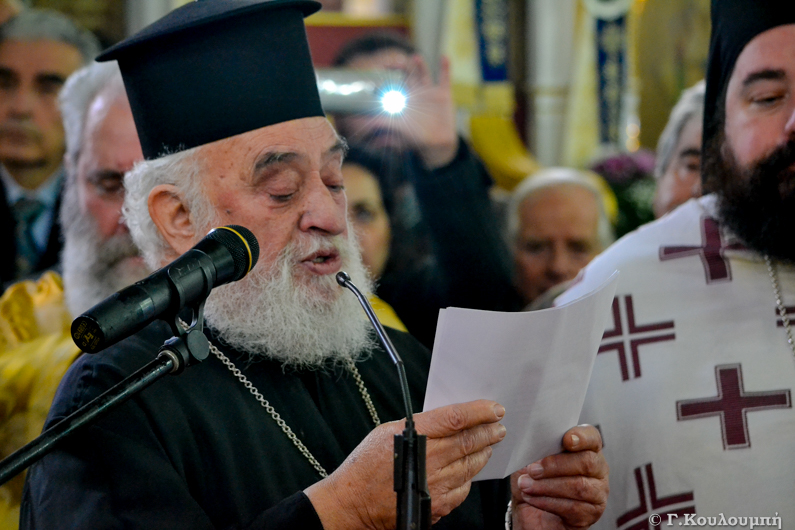 Ο Παπα Φώτης της καρδιάς μας