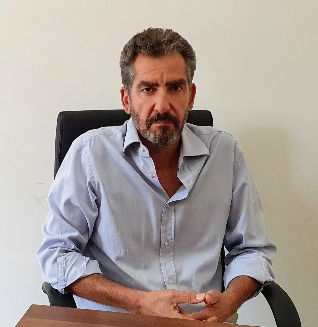 ΠΑΣΟΚ Αργοστολίου: “συμπολίτης μας ο οποίος πρέπει να χειρουργηθεί στο πόδι δεν μπορεί γιατί δεν λειτουργεί ο αξονικός τομογράφος!” Απαντηση Μαρτινη για Αξωνικο!