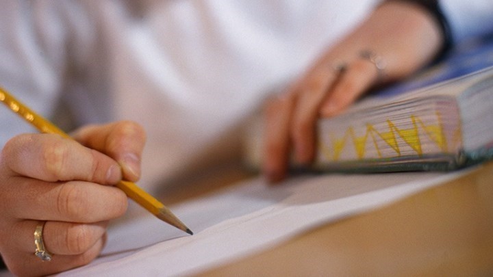 Τράπεζα Θεμάτων: Γιατί έπεσε το σύστημα  Καθυστερήσεις σε όλα τα Λύκεια