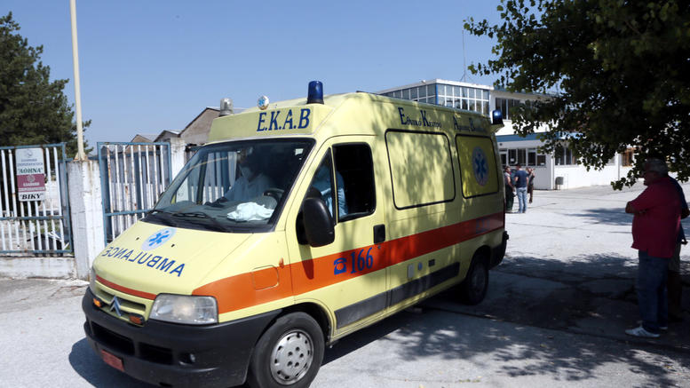 Επείγουσα μεταφορά ασθενούς από σκάφος στην Αγ