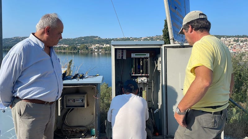 Επιτέλους: Επισκευάζονται τα φανάρια στο μύλο του Πετρία [εικόνες +βίντεο]