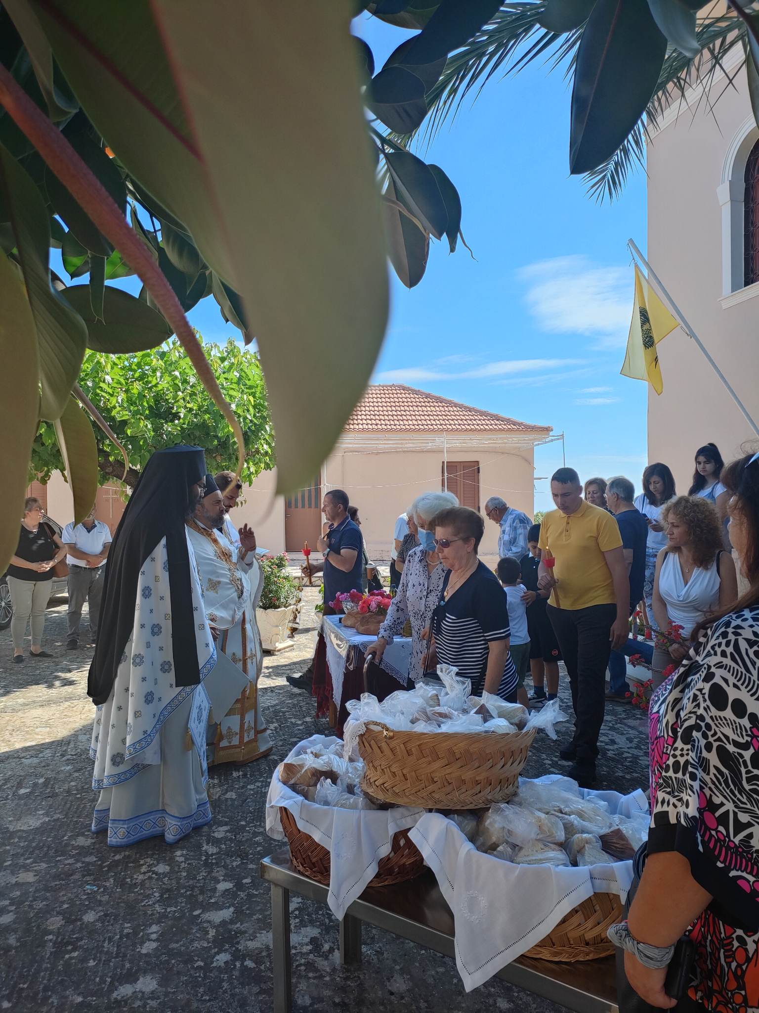 Η ξεχωριστή εορτή των Αγίων Φανέντων στη Σάμη  Οι παλιότεροι Άγιοι του νησιού μας [εικόνες]