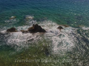 Κεφαλονιά: Η εντυπωσιακή παραλία Παλιολινός  Ένας βραχώδης παράδεισος που περιμένει να τον ανακαλύψεις… [βίντεο]