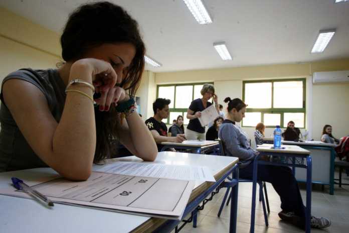 Πανελλήνιες 2023: Άνοιξε η πλατφόρμα για τα αποτελέσματα μέσω SMS