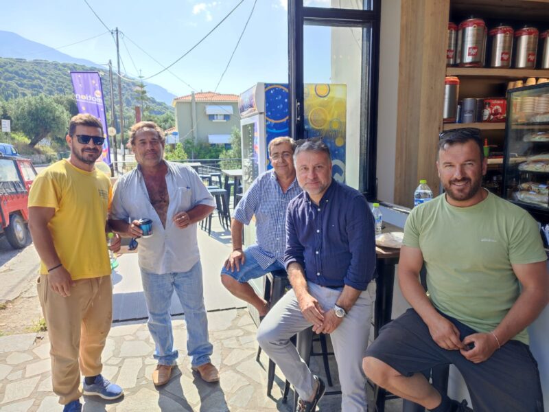 Συνάντηση Τραυλού με επαγγελματίες  Το ευχαριστώ του προέδρου των Ομαλών για το γήπεδο ποδοσφαίρου [εικόνες]