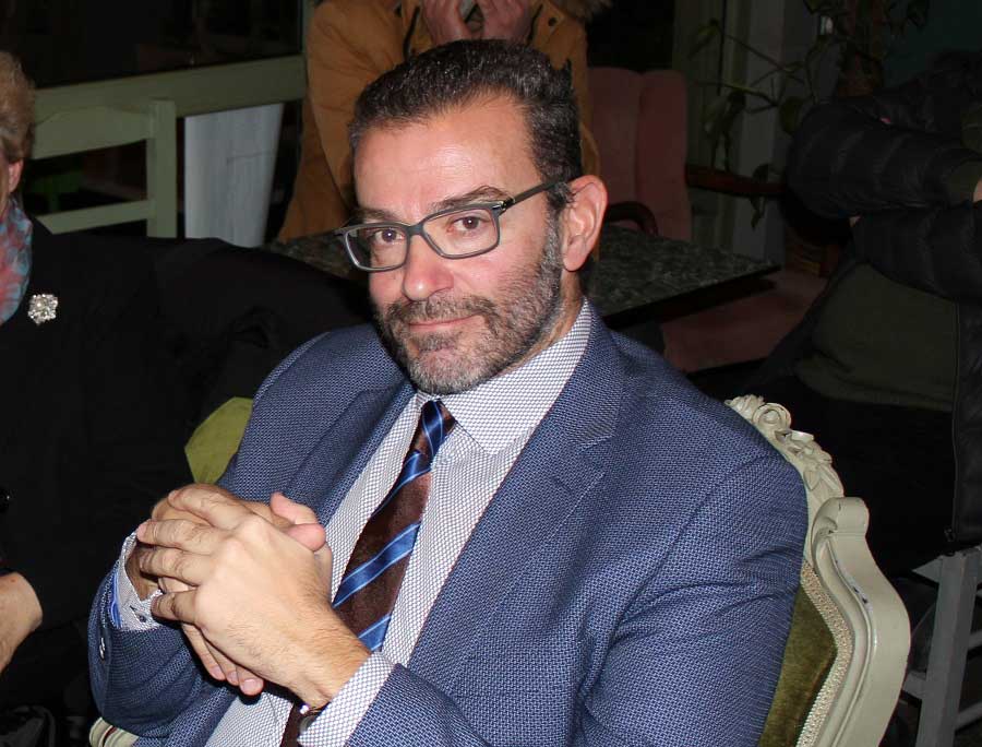 Θεόφιλε, άσε το άνοιγμα του Πλατύ Γιαλού να το κάνουμε εμείς του χρόνου!