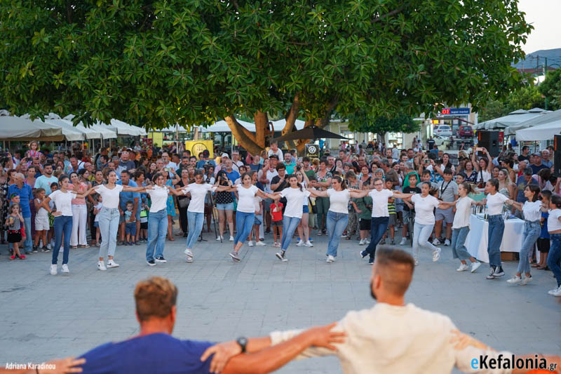 Φαντασμαγορική η έναρξη του 3ου Φεστιβάλ Γαστρονομίας και Οίνου στο Ληξούρι  Πλήθος κόσμου ανταποκρίθηκε στο κάλεσμα του Επιμελητηρίου [εικόνες]