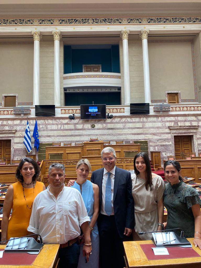 Οι πρώτες εικόνες του Παναγή Καππάτου στη Βουλή  Ορκίστηκε για τρίτη φορά βουλευτής Κεφαλονιάς και Ιθάκης
