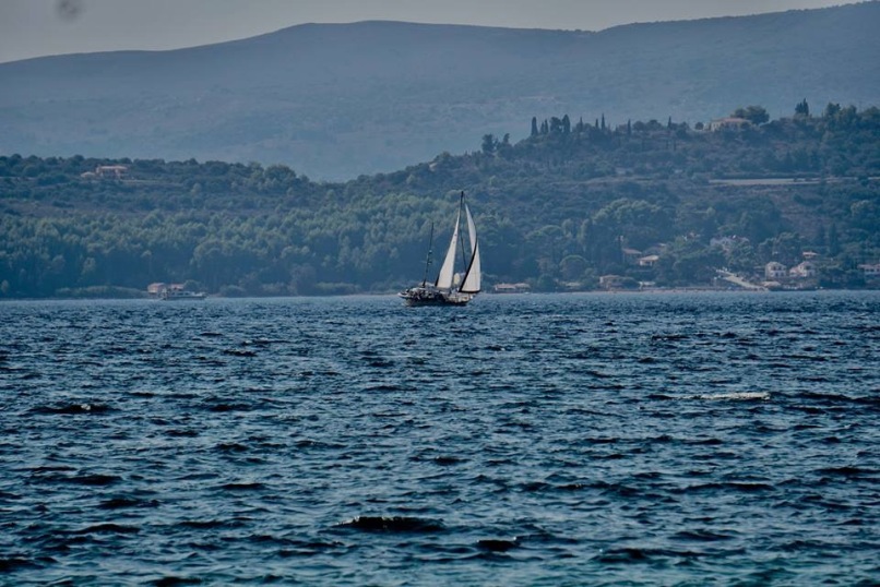 Εισροή υδάτων σε σκάφος με 4 επιβαίνοντες ανοιχτά της Λάσσης