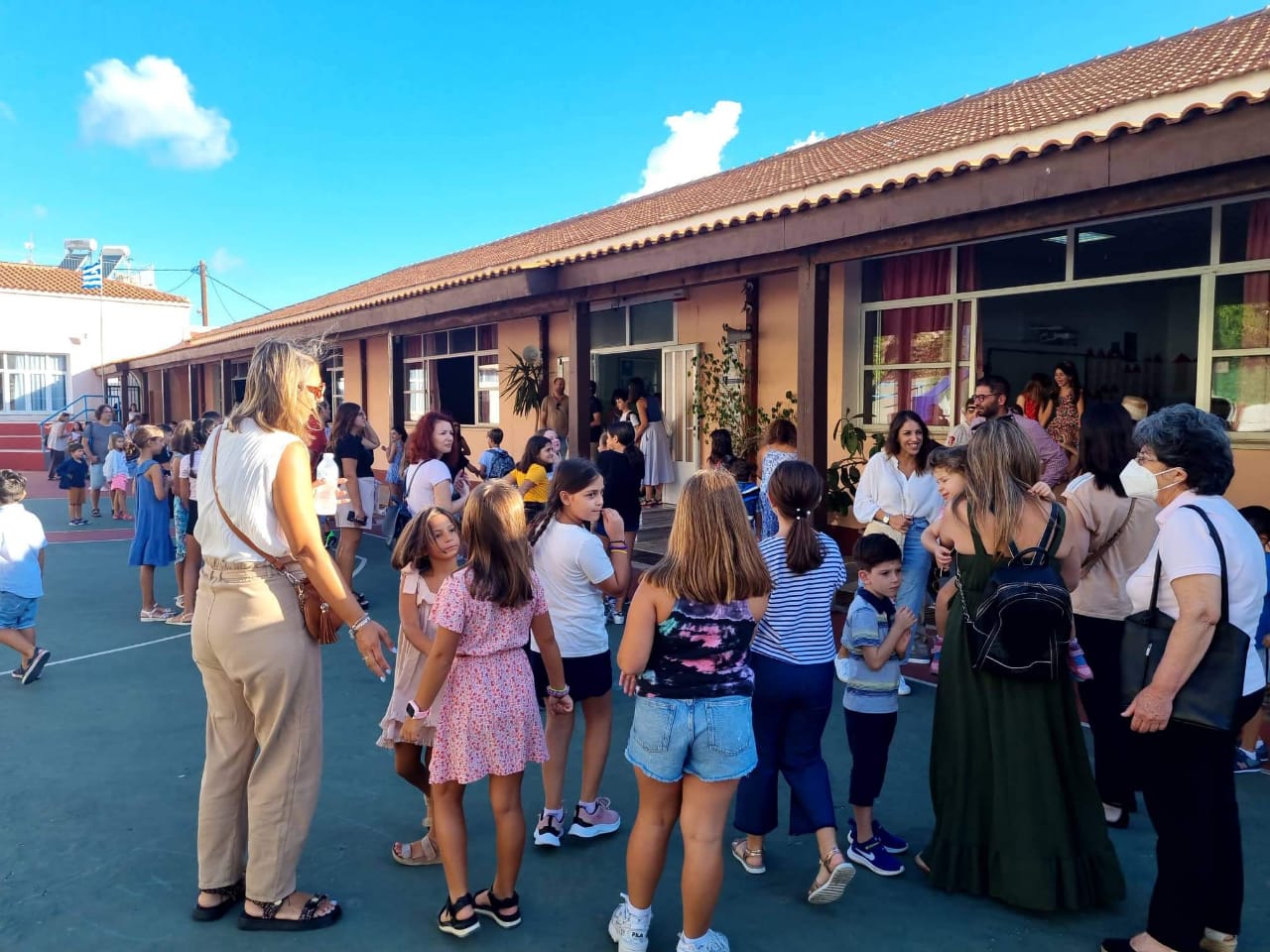 Νέα σχολική χρονιά: Πότε ανοίγουν τα σχολεία μετά το καλοκαίρι – Τι ισχύει για Δημοτικά, Γυμνάσια και Λύκεια