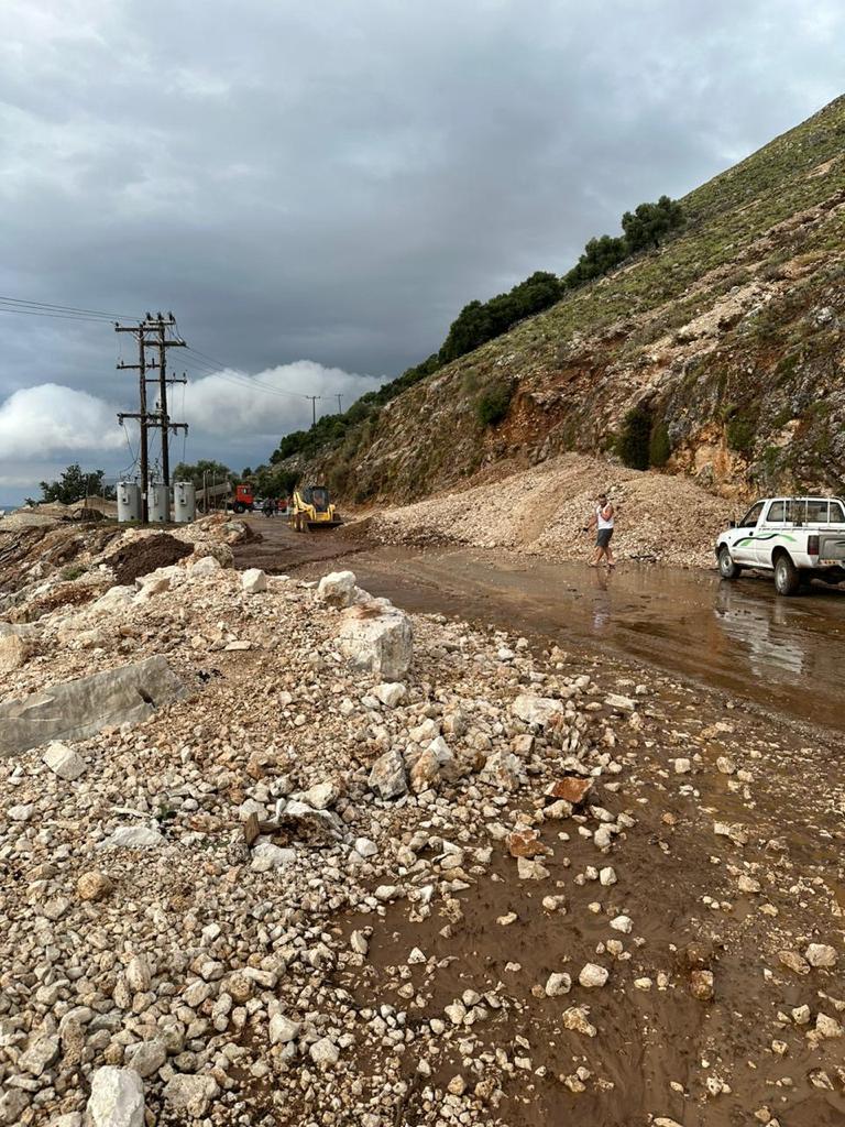 Προβλήματα από την κακοκαιρία Petar και στην Κεφαλονιά  Αποκαταστάθηκε το οδικό δίκτυο Αργοστόλι  Φισκάρδο [εικόνες +βίντεο]
