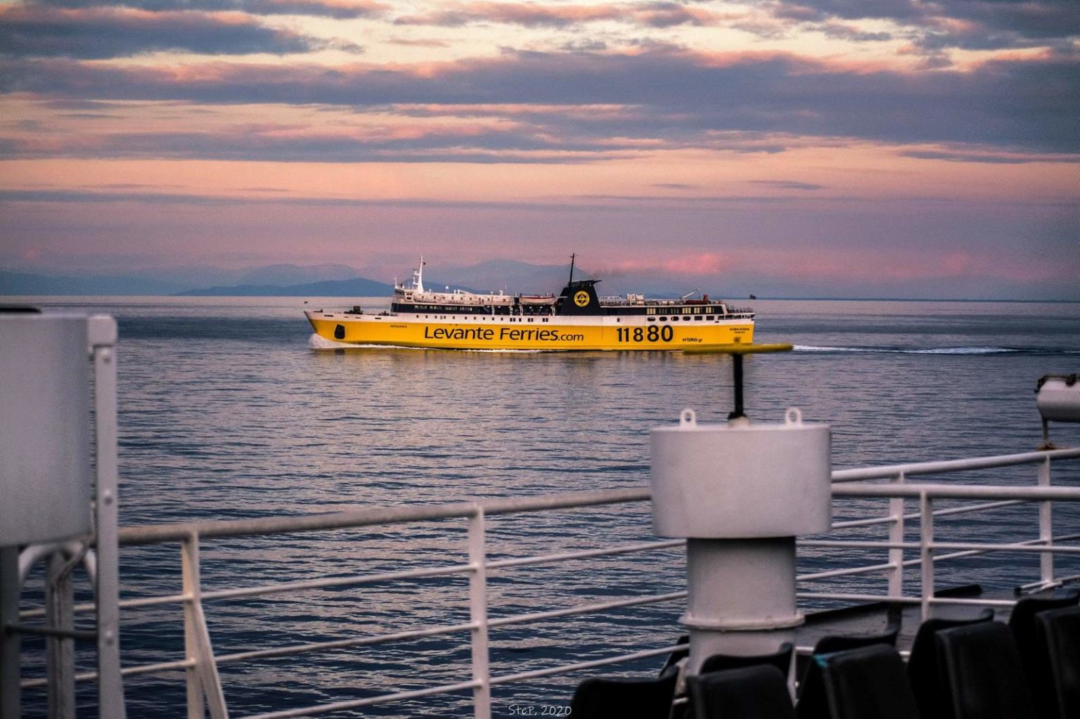 Το αδιαχώρητο στα πλοία προς Κεφαλονιά  Έκτακτο δρομολόγιο το βράδυ