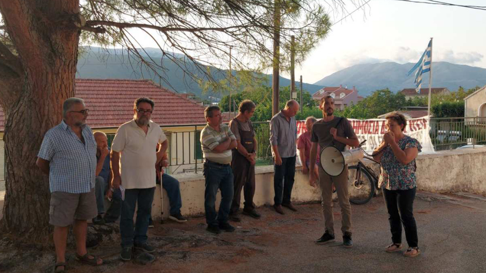 Συγκέντρωση του Εργατικού Κέντρου για το Κέντρο Υγείας της Σάμης [εικόνες]