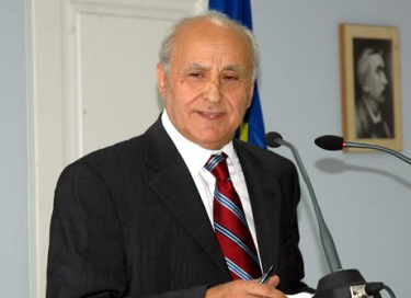 Λευκάδα: Ο Ξενοφών Βεργίνης για πρώτη φορά δήμαρχος στα 84 του!