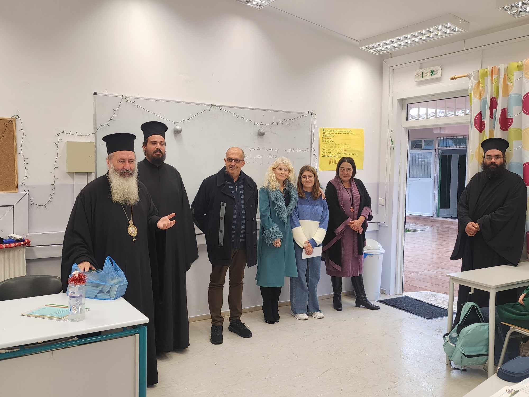 Απονομή «Υποτροφίας Ιωαννίδη» στο Γυμνάσιο με Λ. Τ. Μεσοβουνίων από τον Δεσπότη μας [εικόνες]