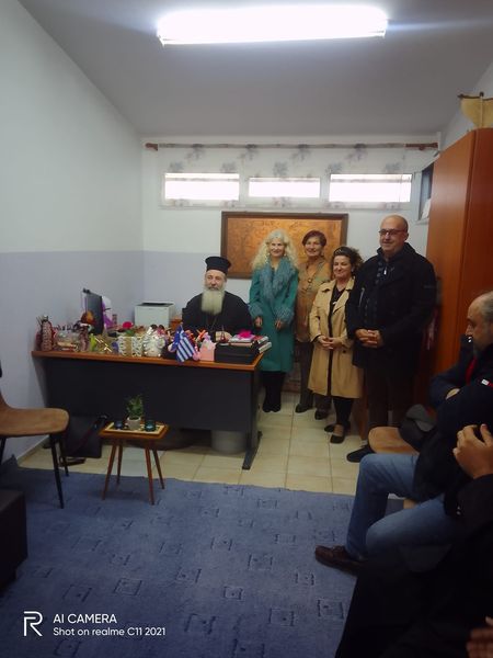 Αριστεία του Ιδρύματος Ιωαννίδη σε δύο μαθητές του Γυμνασίου με Λυκειακές Τάξεις Μεσοβουνίων από τον Δεσπότη μας [εικόνες]