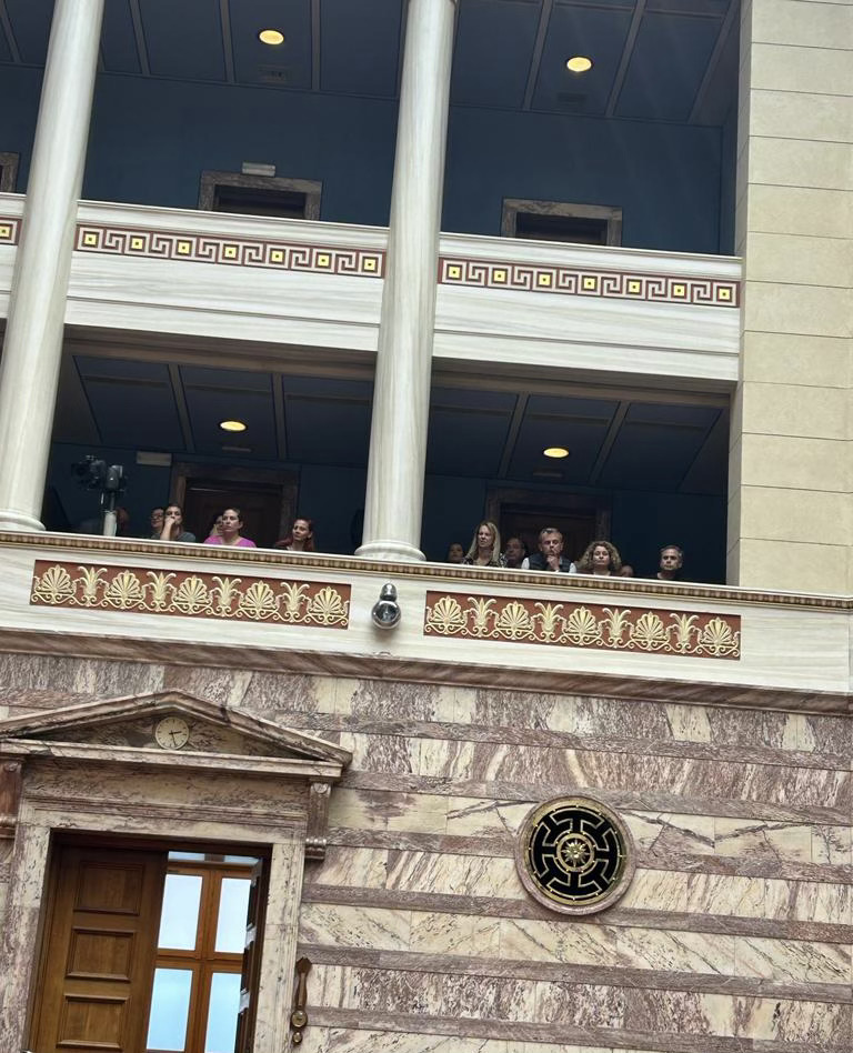 Γέμισε παιδικά χαμόγελα η Βουλή από την Κεφαλονιά –Σε ρόλο «ξεναγού» ο Παναγής Καππάτος [εικόνες]