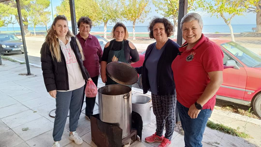 Με μπουρμπουρέλια, μουσική και χαρά γιορτάστηκαν τα Εισόδια της Θεοτόκου στον Πόρο [εικόνες +βίντεο]