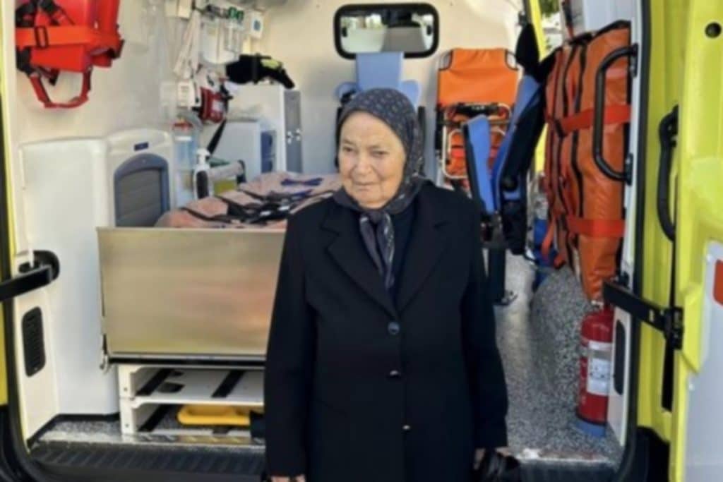 Μεσολόγγι: Συνταξιούχος αγρότισσα δώρισε ασθενοφόρο σε νοσοκομείο – «Ένα ολόκληρο κράτος να έχει δύο σαράβαλα;»