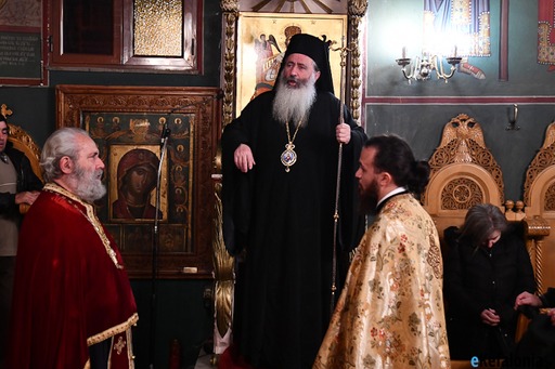 Λιθόστρωτο: Από το κατώφλι του Αγ. Σπυρίδωνα ο Δημήτριος άκουσε τα κάλαντα [εικόνες]
