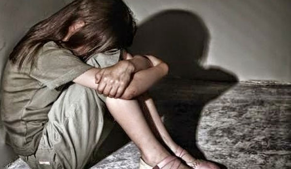 Αθήνα: 56χρονος βίαζε την ανήλικη κόρη της συντρόφου του επί επτά χρόνια
