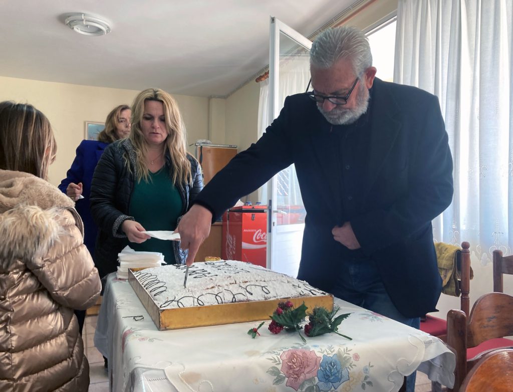 Έκοψαν τη Βασιλόπιτα στα Λουρδάτα -Τυχερή η Μπόνα Σφαέλλου [εικόνες]