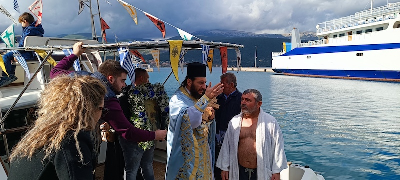 Με λαμπρότητα γιορτάστηκαν τα Θεοφάνεια στη Σάμη [εικόνες]