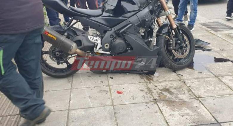 Νεκρός νεαρός σε τροχαίο! Σφοδρή σύγκρουση ΙΧ με μηχανή – Έκανε όπισθεν και τον σκότωσε!