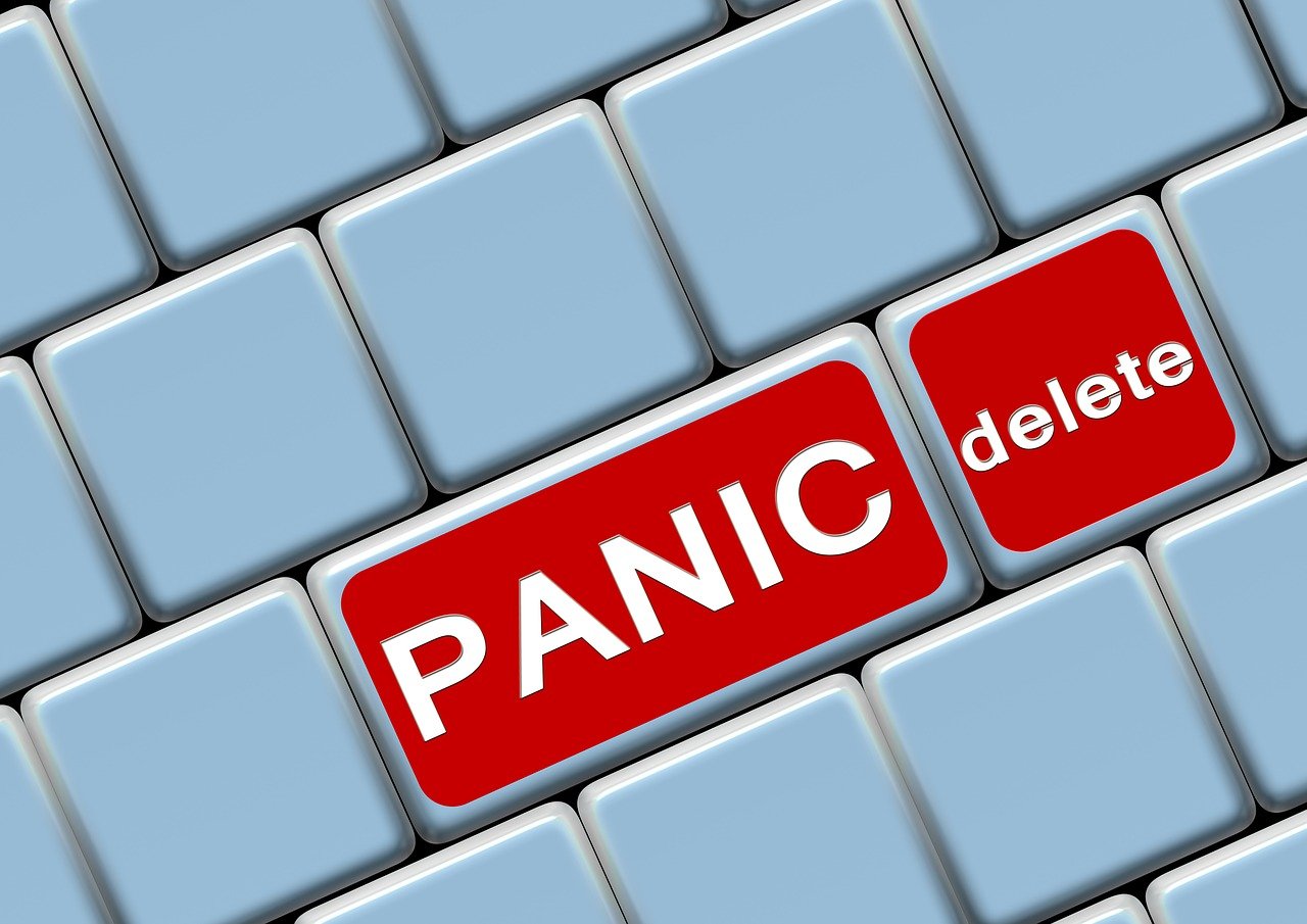 Έρχεται το Panic Button για την αντιμετώπιση της βίας ανηλίκων
